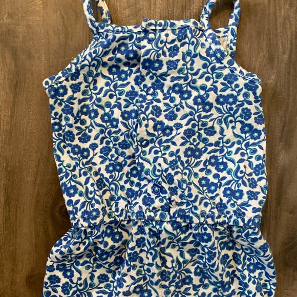 Carter's romper - Picture 1 of 4